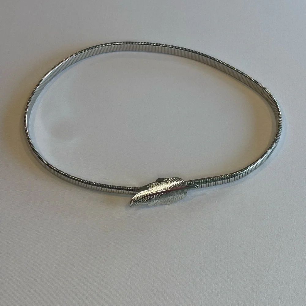 SILVER LEAF BUCKLE Elastic Stretch Waist Belt; Excellent Condition